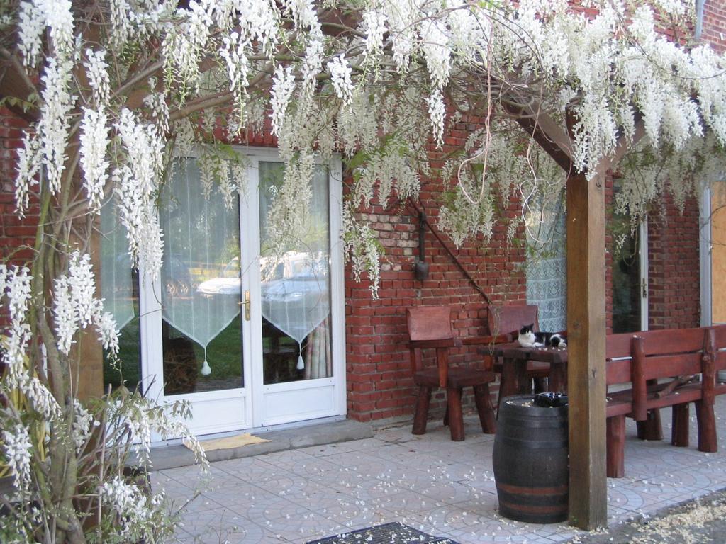Chambre D'Hotes La Chaiserie Romeries Exterior photo